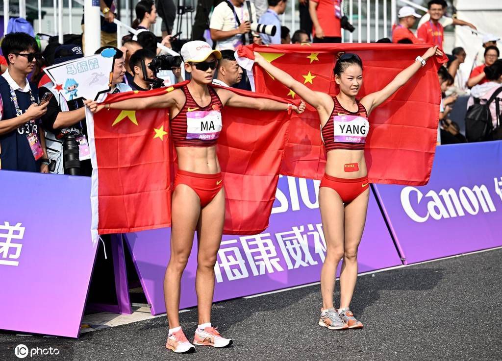 现在不排除拉比奥特续约留在尤文图斯的可能性，而他的未来似乎也与英超联赛以及沙特球队联系在一起。
